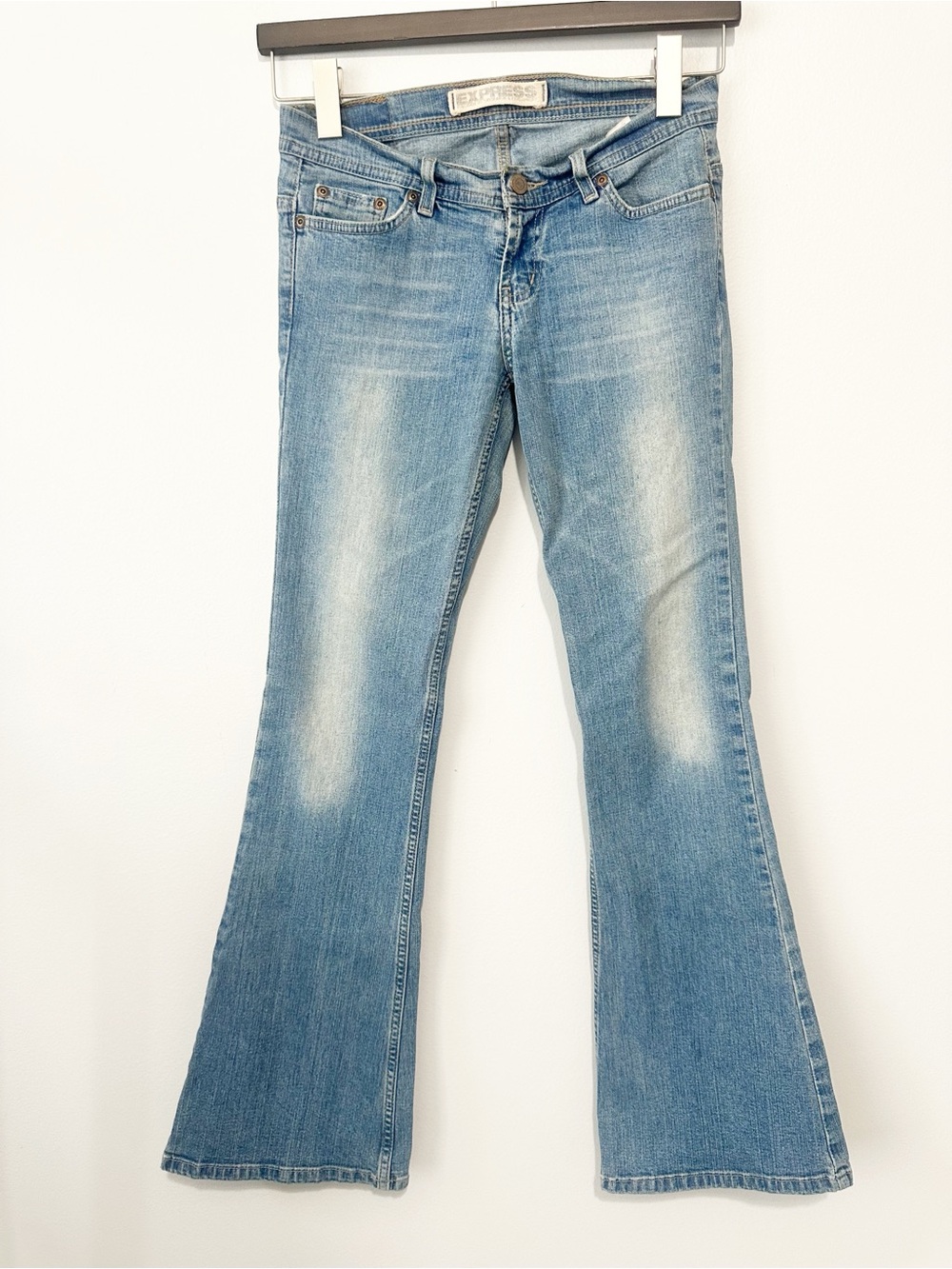 Express extreme bikini flare low rise jeans cetine blue denim size 4 vintage Y2K